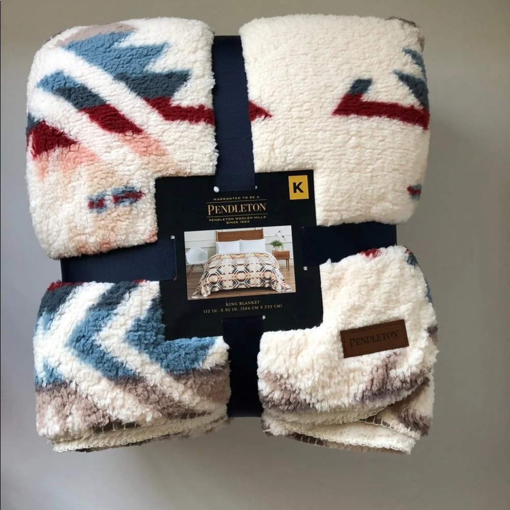NWT KING Pendleton Sherpa fleece blanket